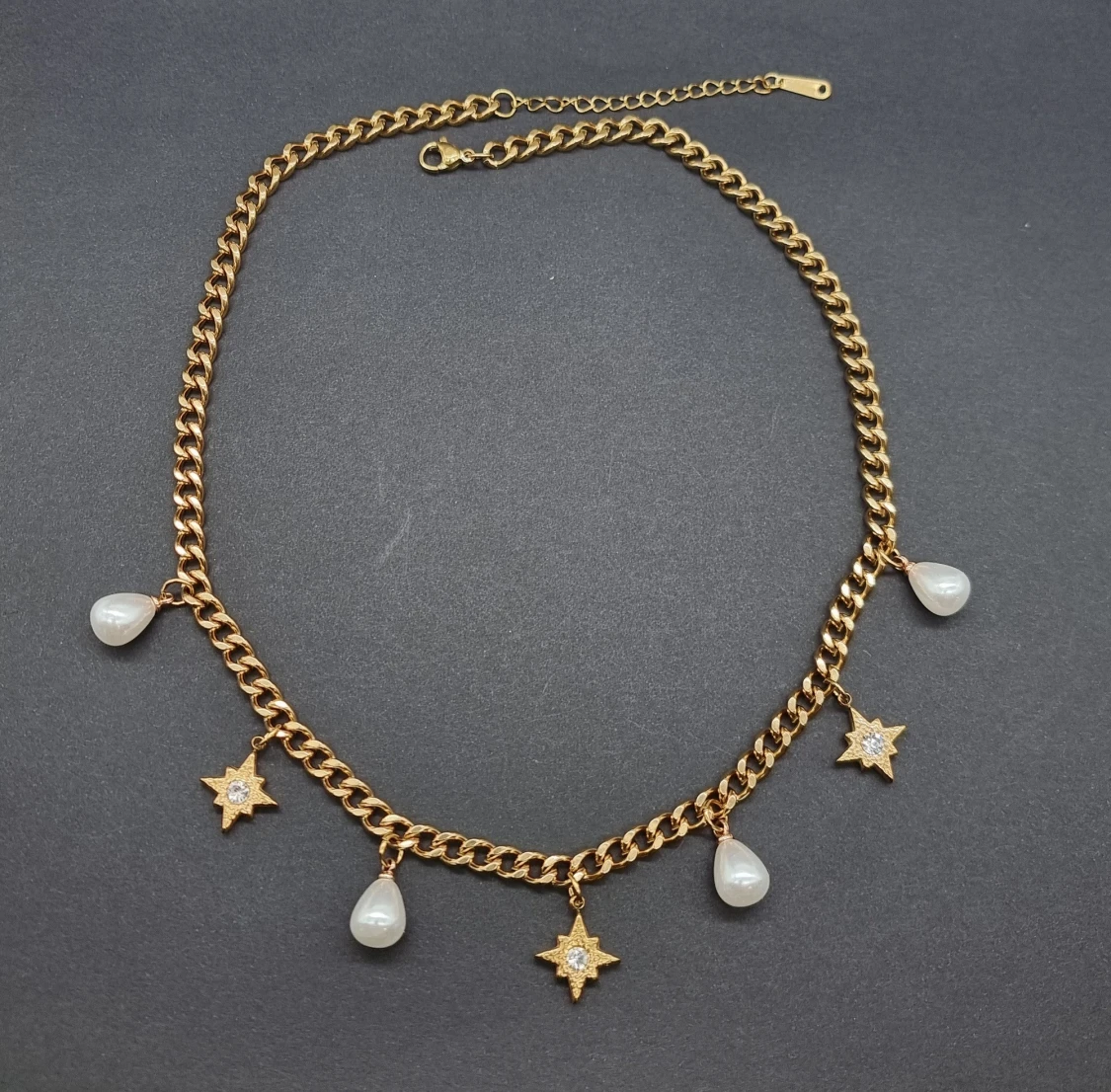 Stilfullt halsband  - 1