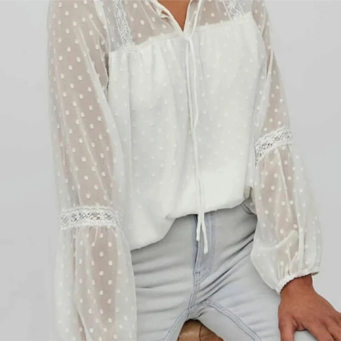 Vit prickig blus från Vila - 3