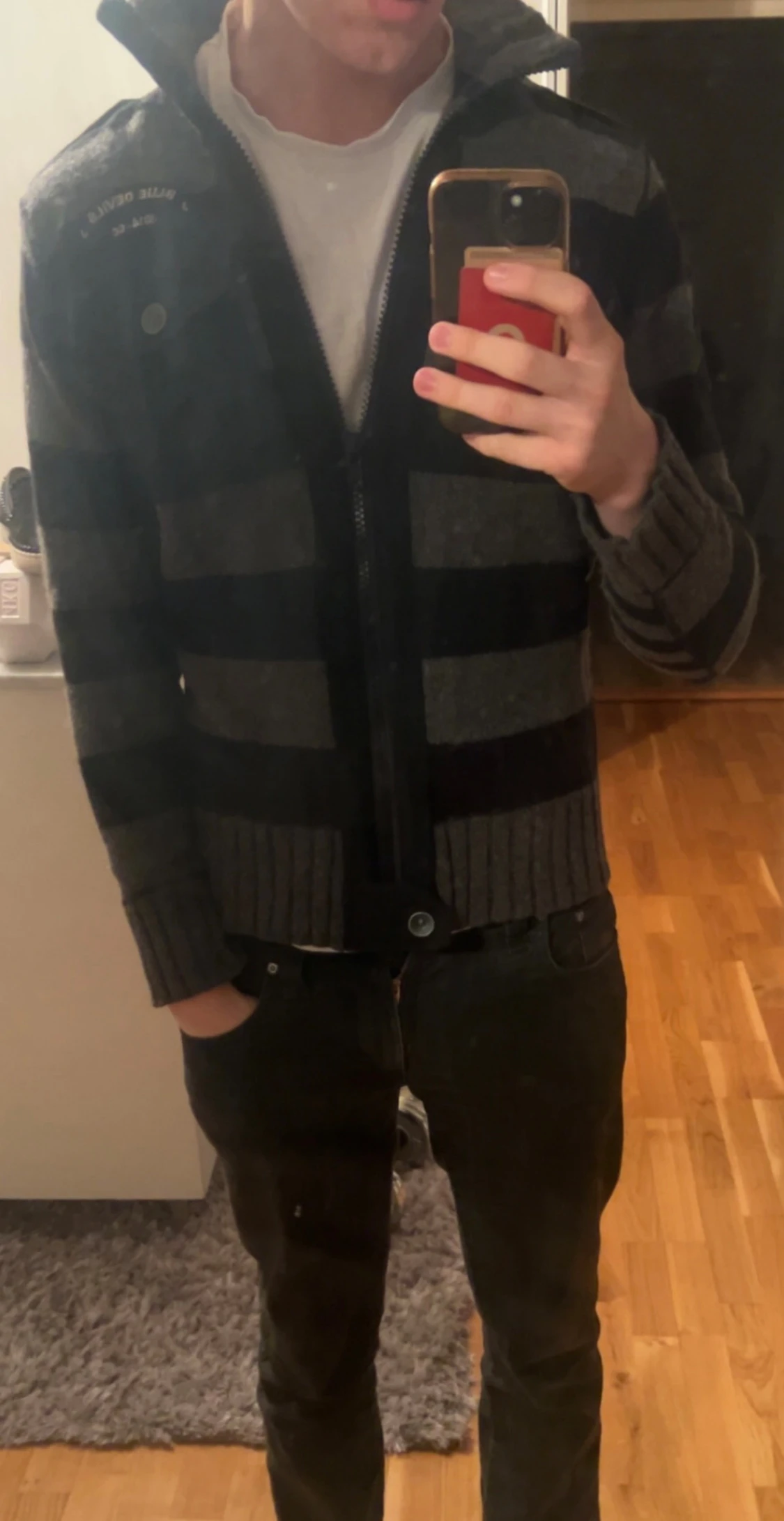 Grå randig cardigan med feta detaljer - 2