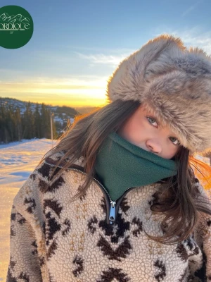 Hemsedal  - Våran gröna fleece buff❄️(går inte att förhandla priset)