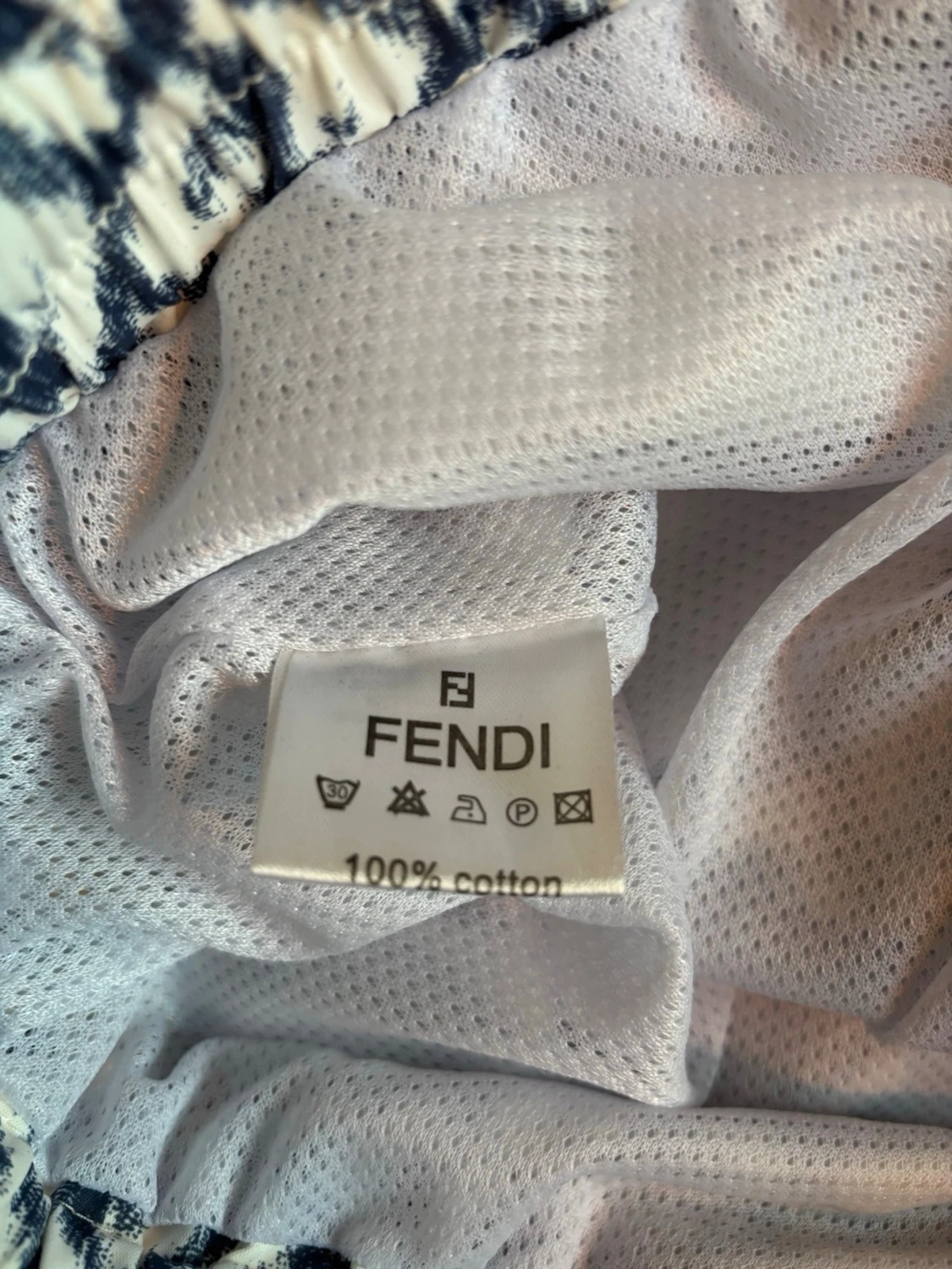 Blåvita mönstrade shorts från Fendi - 6