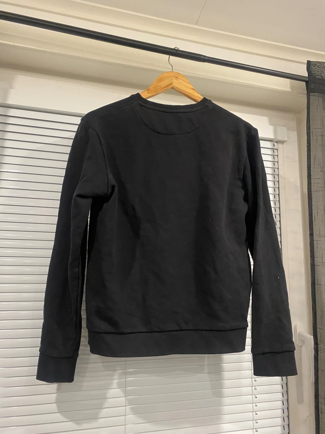 Svart Lyle & Scott sweatshirt S - 1