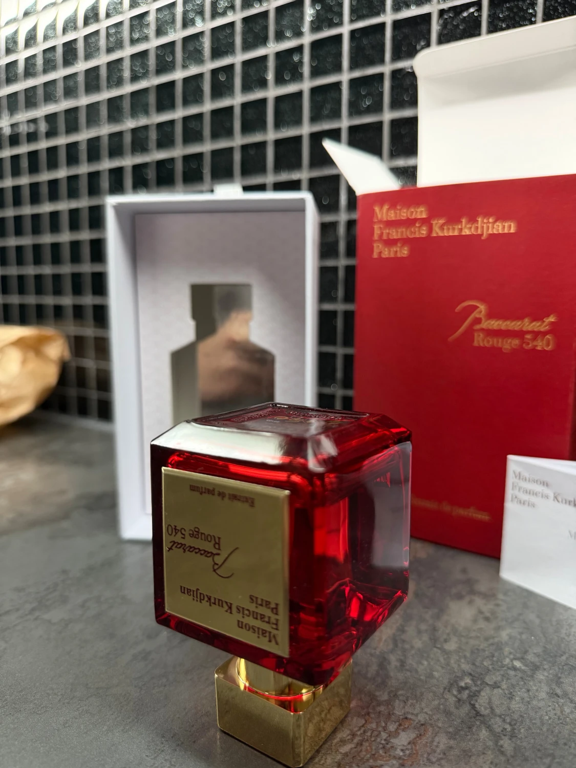 Baccarat rouge parfym  - 2