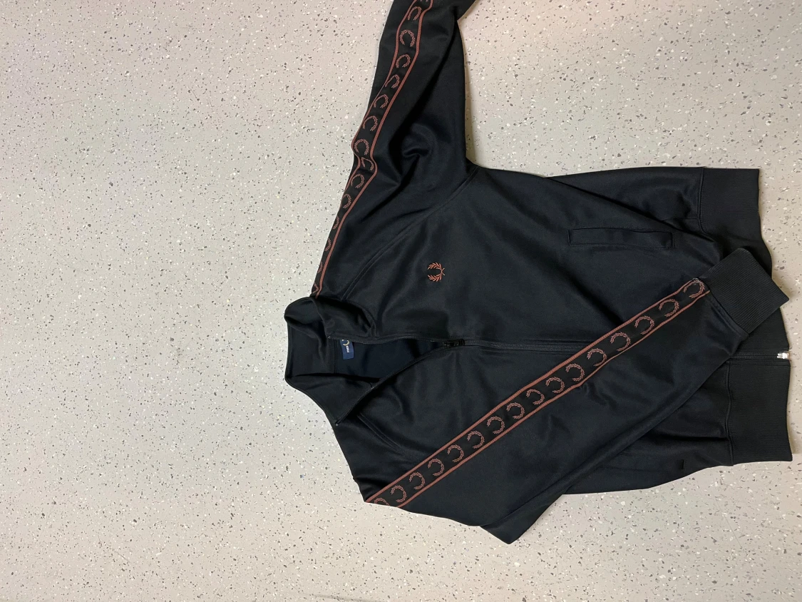 Svart Fred Perry bomberjacka S - 1