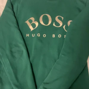 Hugo boss tröja - En mycket fin Hugo boss tröja, har haft den ett tag men inte användt den. Den är äkta