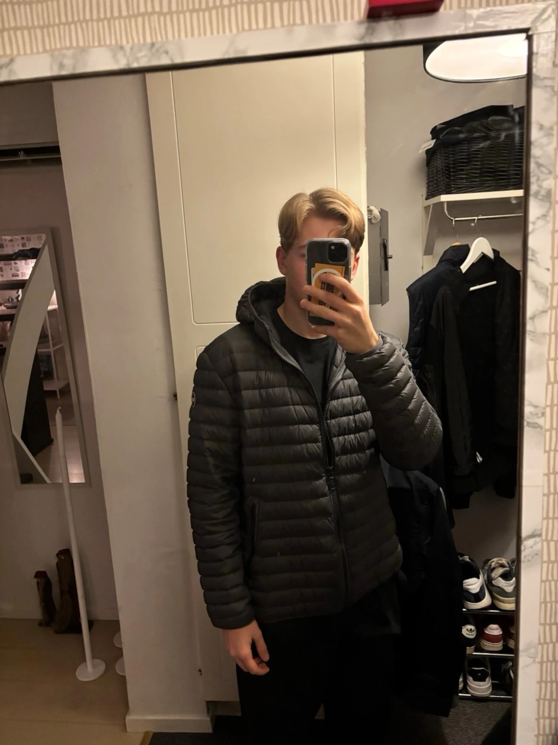 Mörkgrå pufferjacka från Colmar - 4