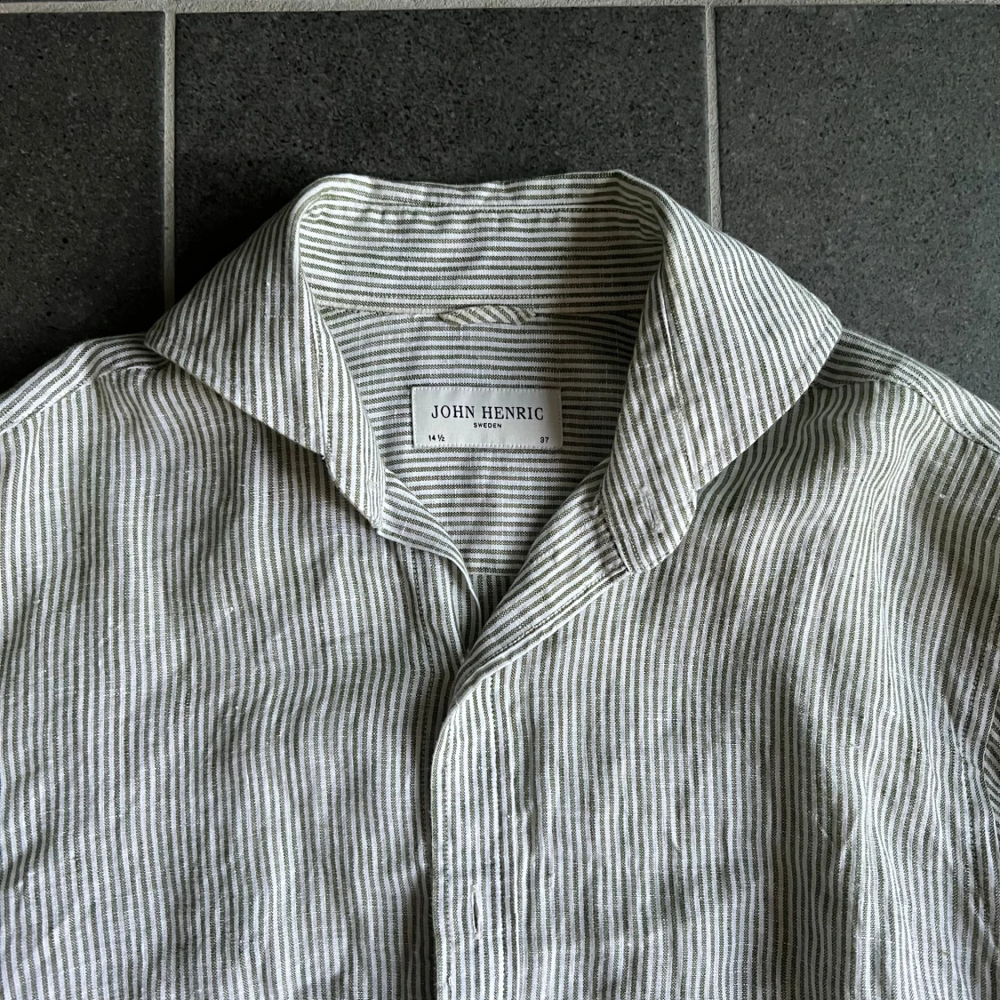 Randig linneskjorta från John Henric - 1