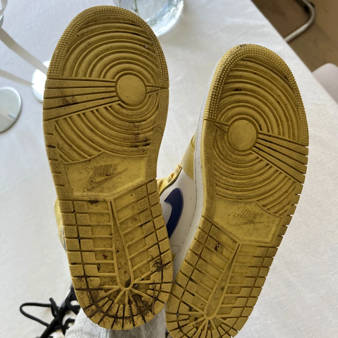 Nike Air Jordan 1 gul och vit - 3