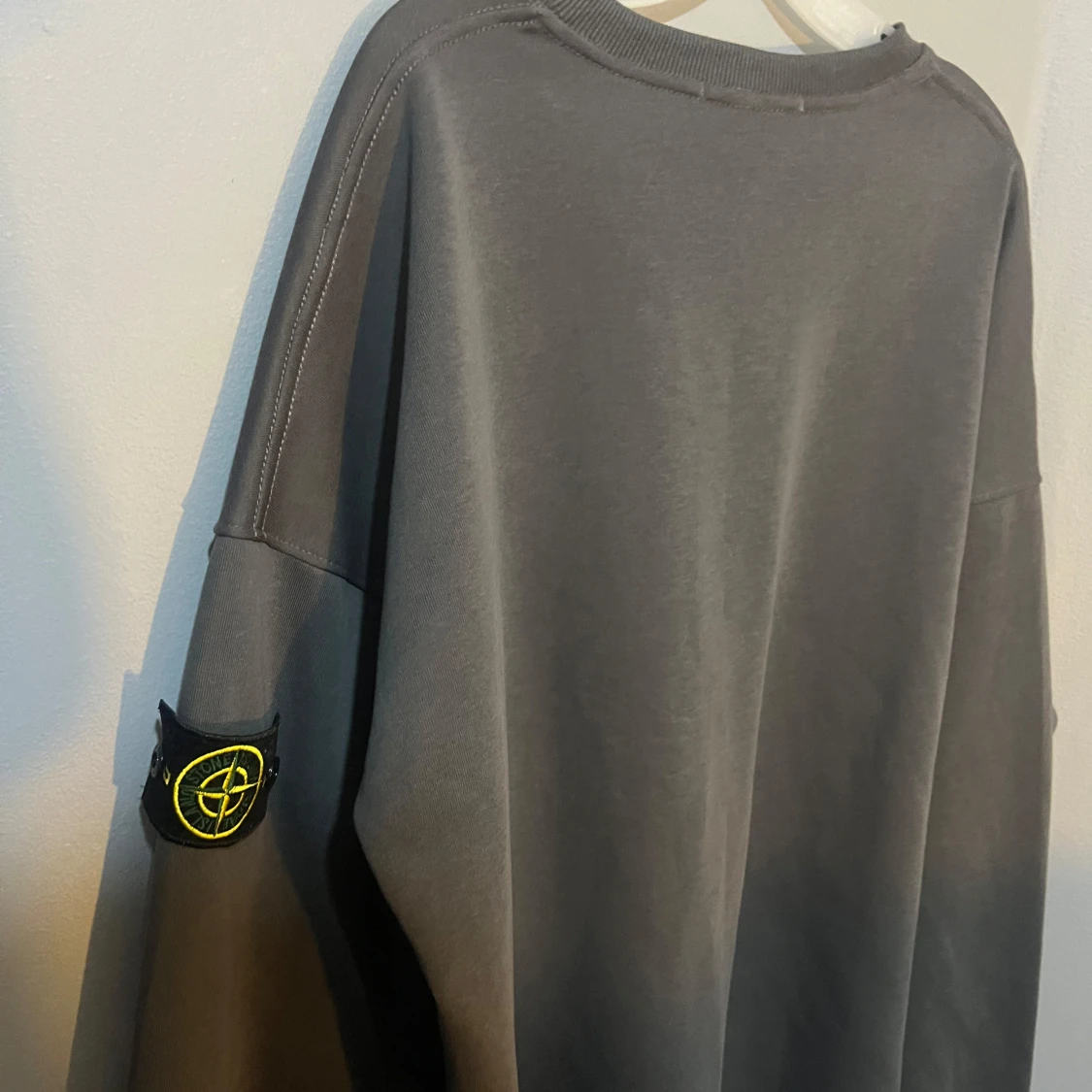 Grå sweatshirt från Stone Island - 2