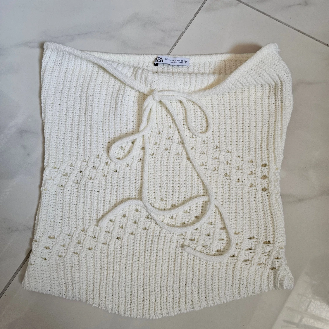 Vit stickad tubtopp från Zara