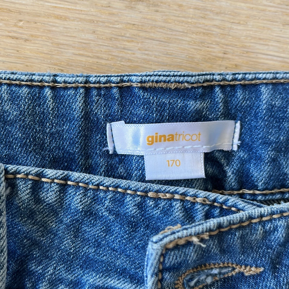 Blå jeans från Gina Tricot, storlek 170 - 1