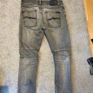 Nudie Jeans  - Säljer dessa nudie med colorway som ej säljs längre. W32 L30 Skriv vid frågor eller funderingar!