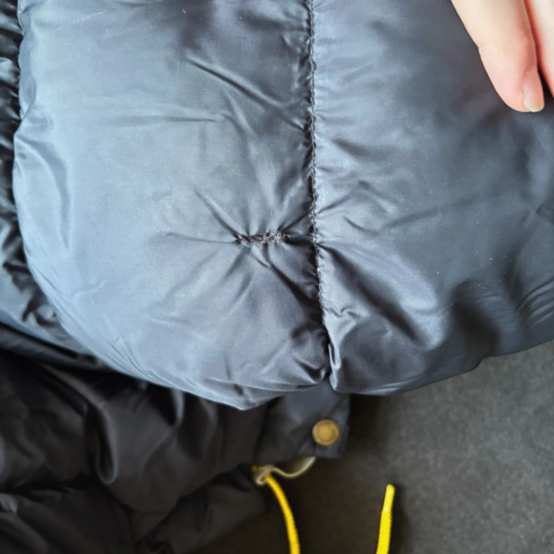 Svart dunjacka från Fjällräven - 4