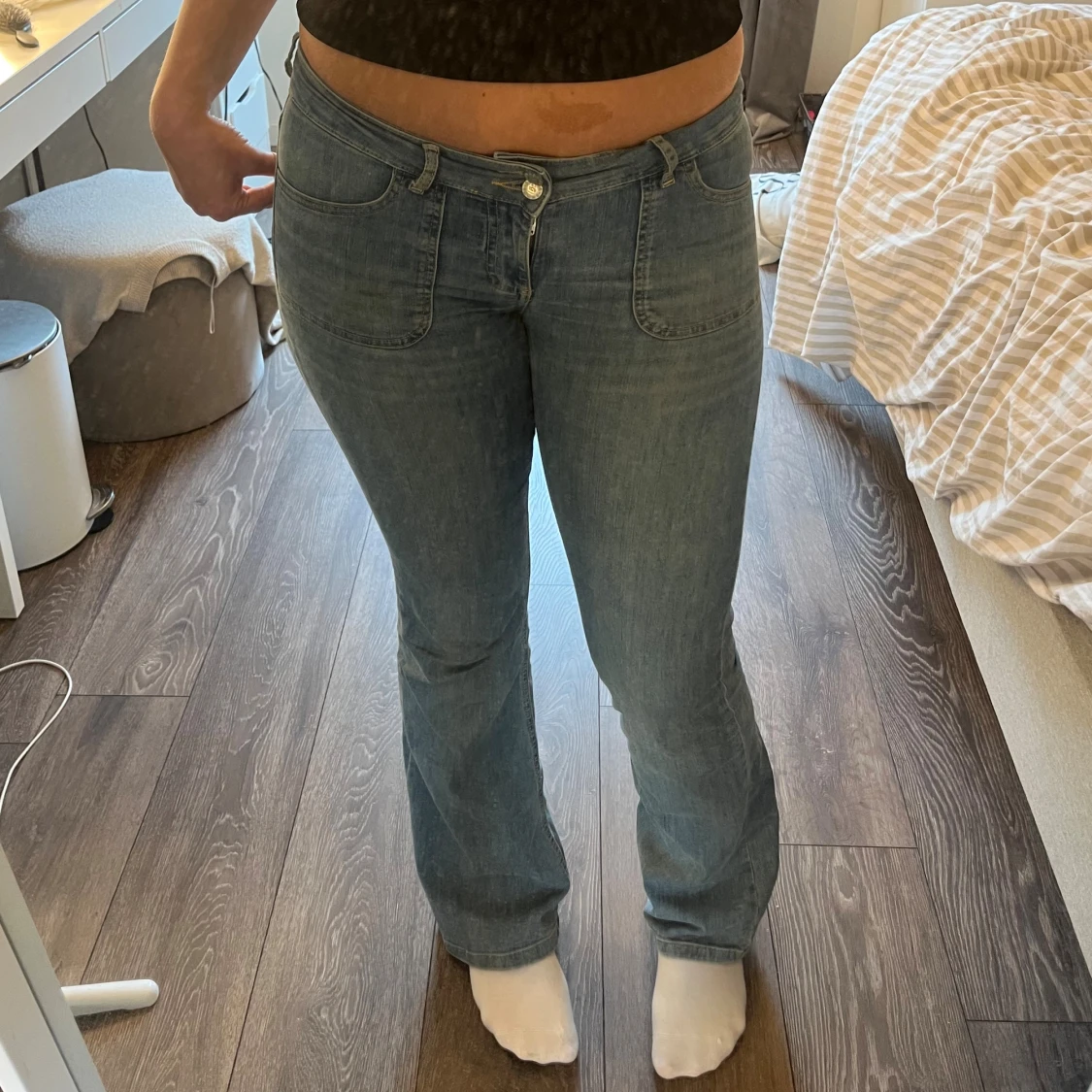 Blå bootcut jeans från Nelly