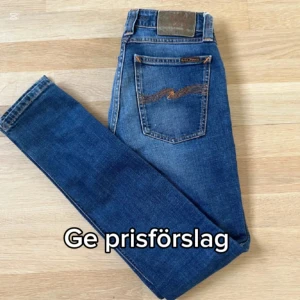 Nudie jeans | 25/30 - Säljer ett par nudie jeans, ge prisförslag för vet inte vad jag ska sälja de för, storlek 25/30 | ljusblåa | hör av er vid minsta fråga och var inte rädda för att lägga bud!!