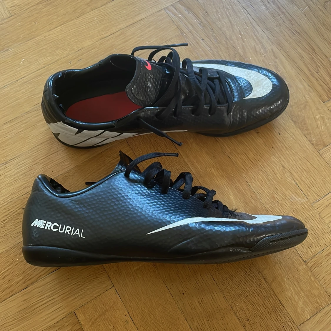 Nike Mercurial svarta fotbollsskor