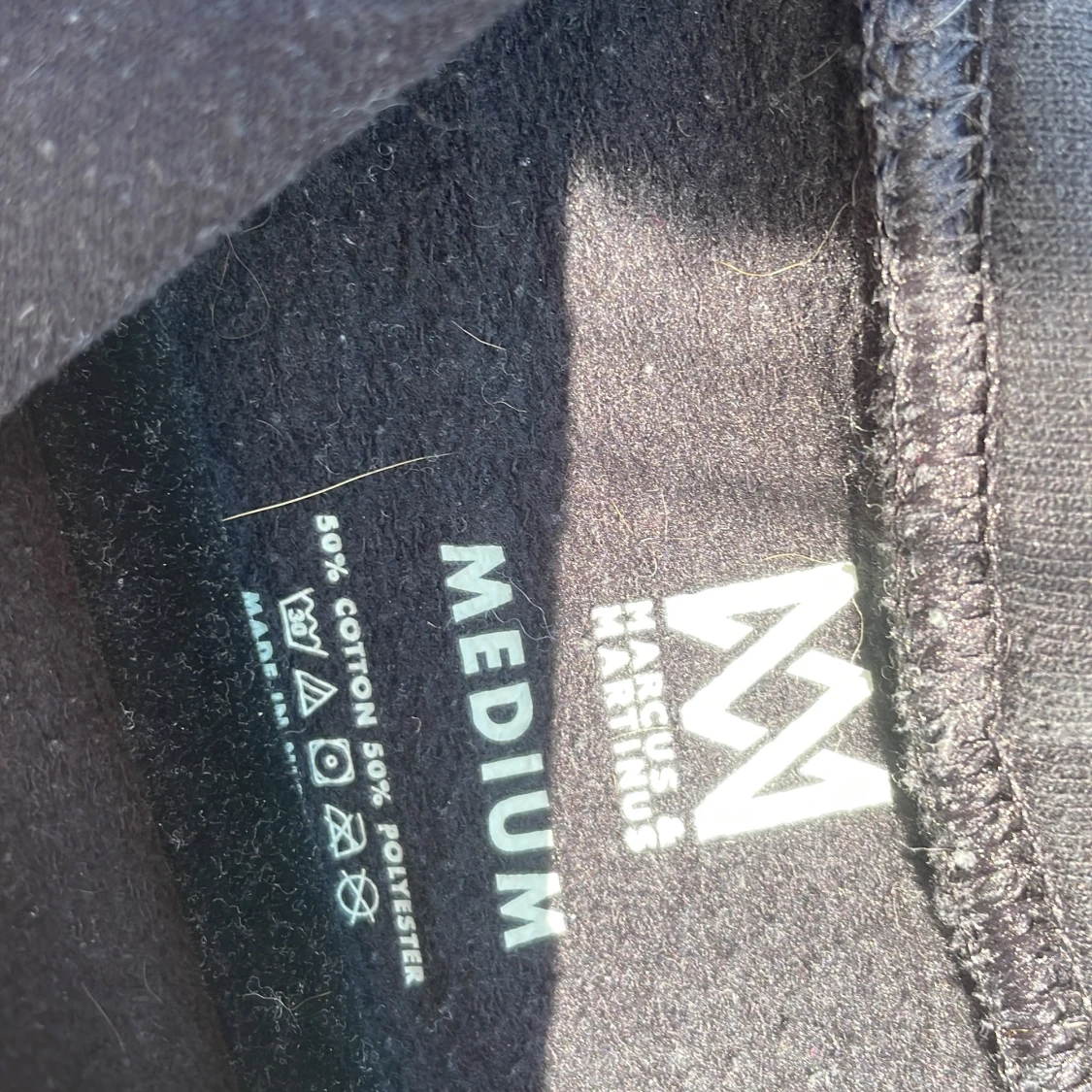 Svart hoodie Marcus & Martinus M - 3