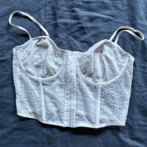 Spetstopp  - Gullig spetstopp, är som ny, kanske inte syns på bilden men den är väldigt ljusrosa 💕