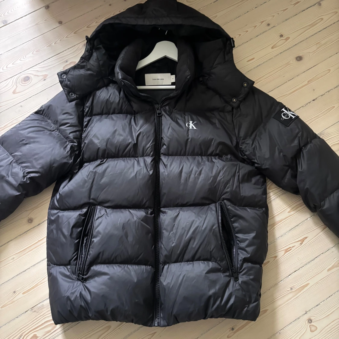 Svart pufferjacka Calvin Klein Jeans