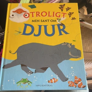 Otroligt men sant om djur - En färgglad och rolig faktabok fylld med galna och sanna fakta om djur! Perfekt för dig som vill imponera på kompisarna med oväntad kunskap om allt från flodhästar till giraffer. Passar hela familjen och är granskad av djurexperten Jonas Wahlström.