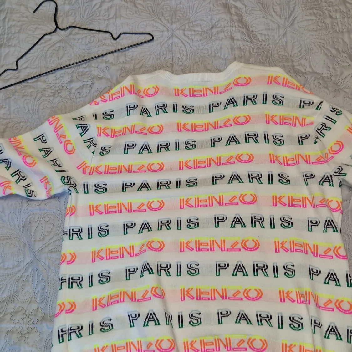 Vit Kenzo tröja med neonränder - 1