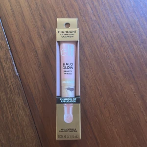e.l.f. Halo Glow Highlighter Champagne - e.l.f. Higligter wand helt ny 