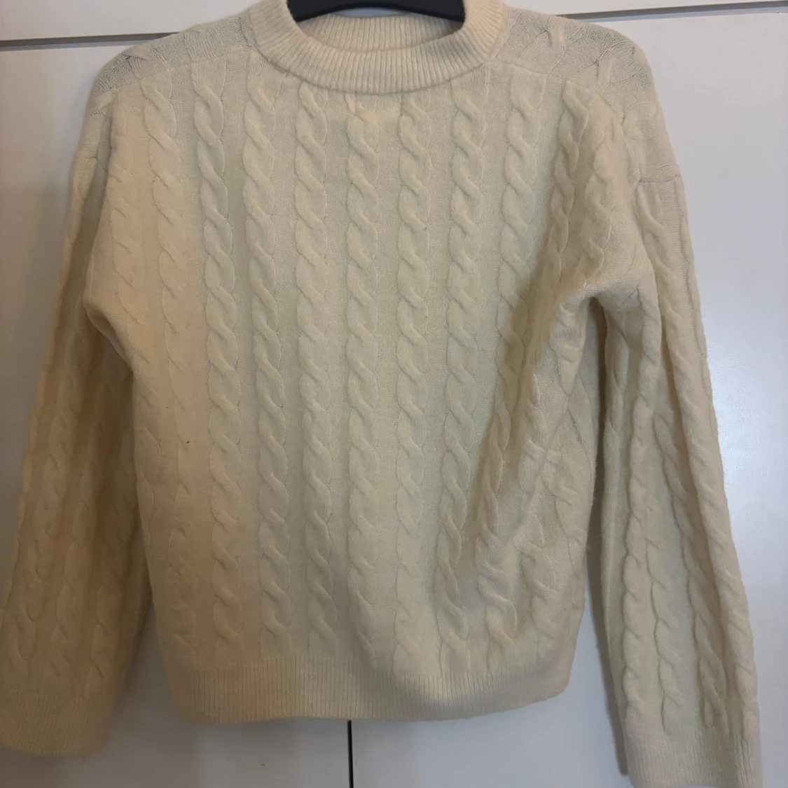 Krämvit kabelstickad tröja H&M XS - 1