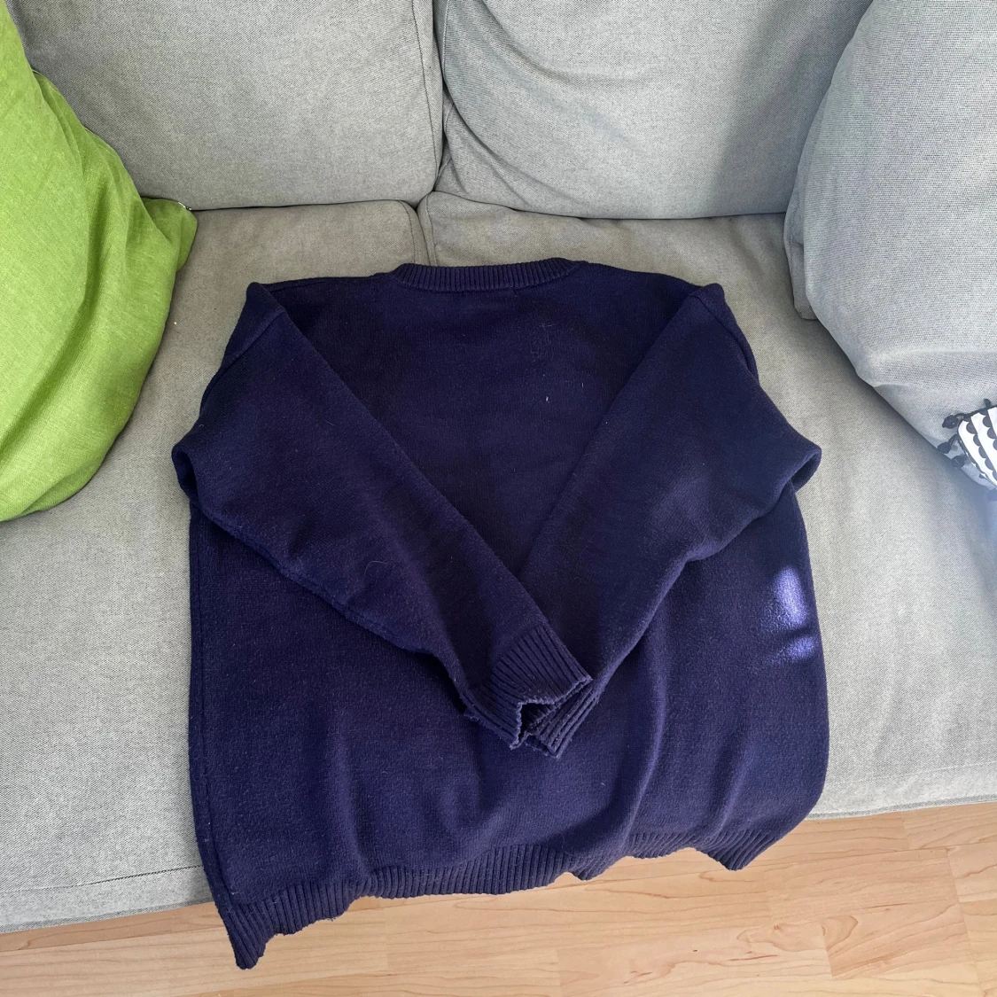 Mörkblå stickad tröja från Ami Paris - 2