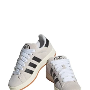 Adidas campus - Superfina campus i unik färg🤗använda fåtal gånger och nypris är 1450💗💗skriv för fler egna bilder! Storlek 39 1/3!!!