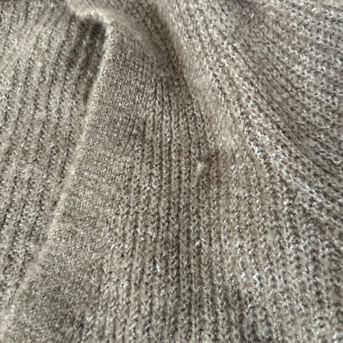 Brun stickad kofta  - 3