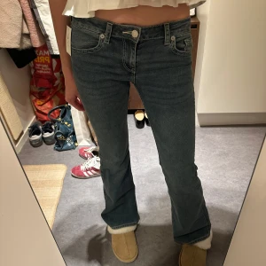 Lågmidjade jeans💕 - Helt nya! Endast testade🩷🩷 Lågmidjade bootcut. Så fina wowsi