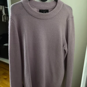 Rosa-lila stickad tröja från Amisu - Snygg stickadtröja i storlek S. Använd 1-2 gånger💕💕