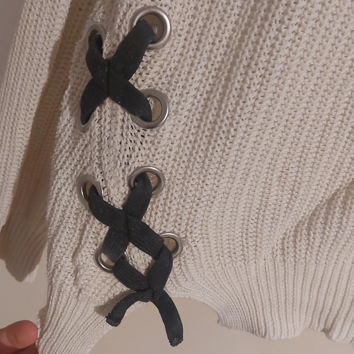 Vit stickad tröja UNIQ Young - 4