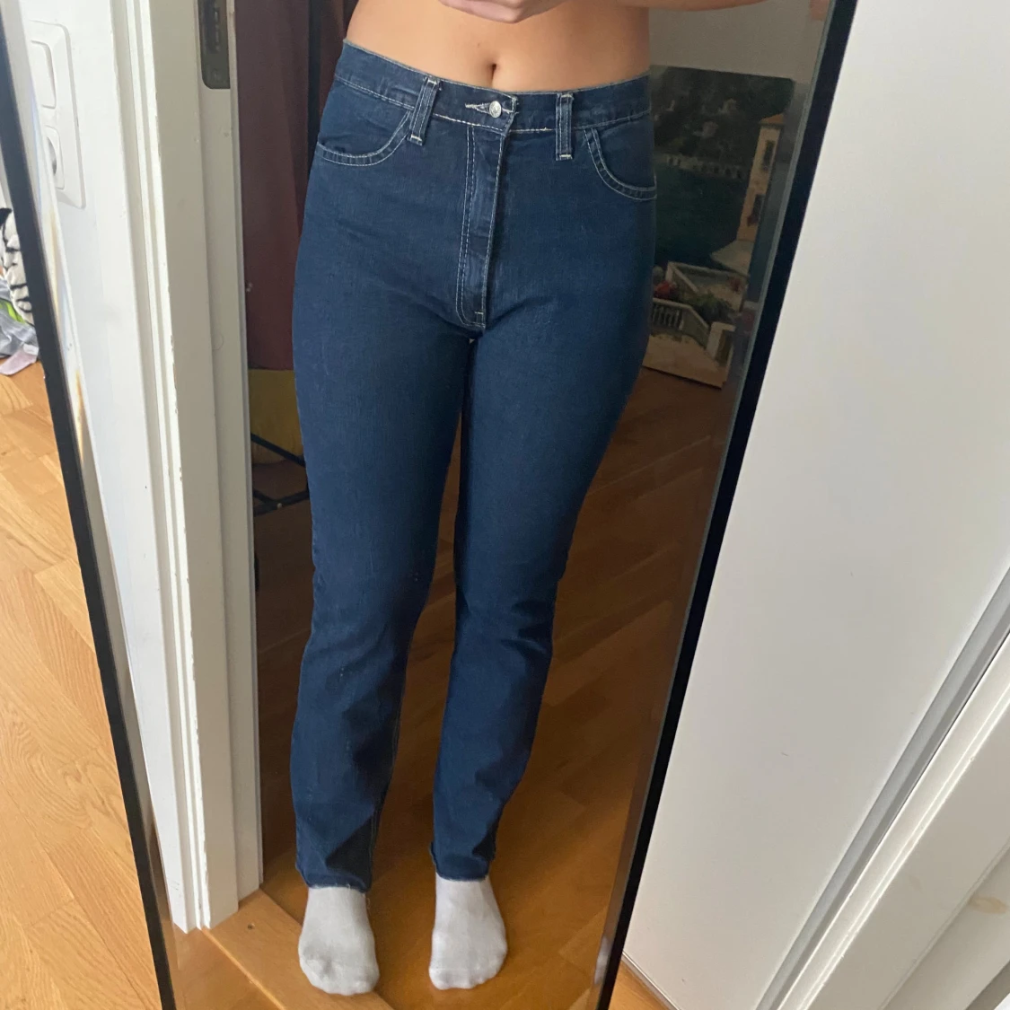 Mörkblå high waist jeans från Sindy