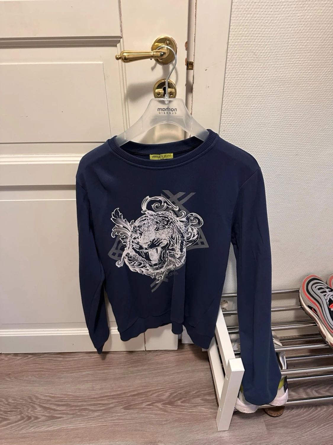 Säljer 7 stycken märkes tröjor