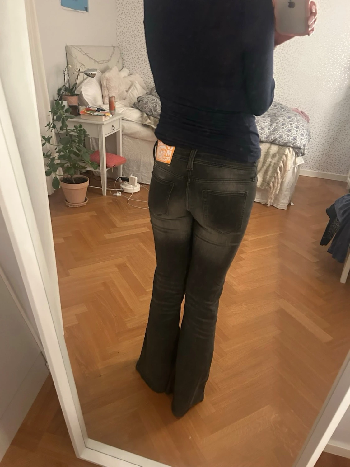 Bootcut jeans i mörkgrå tvätt - 2