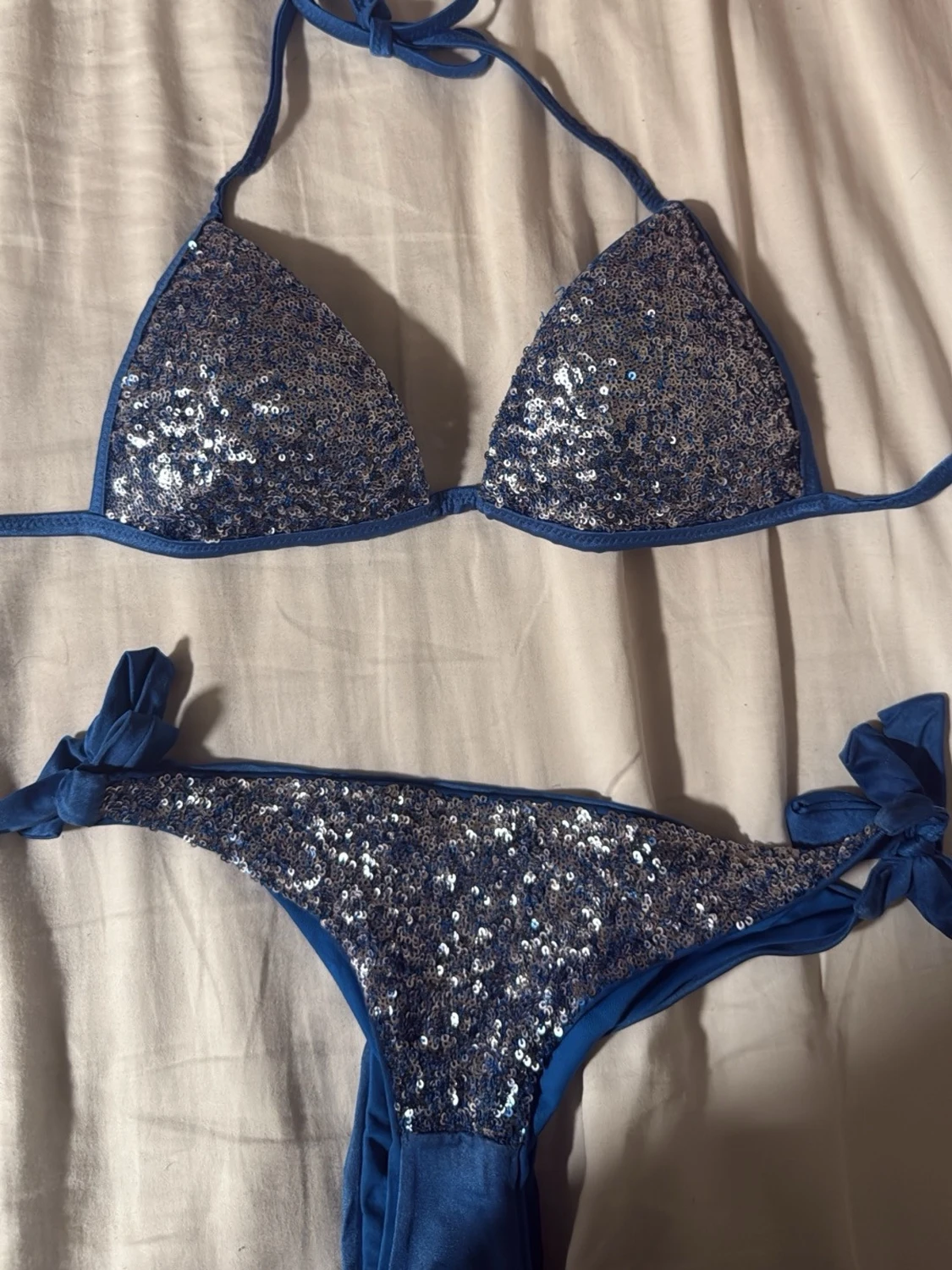 Blå bikini med paljetter