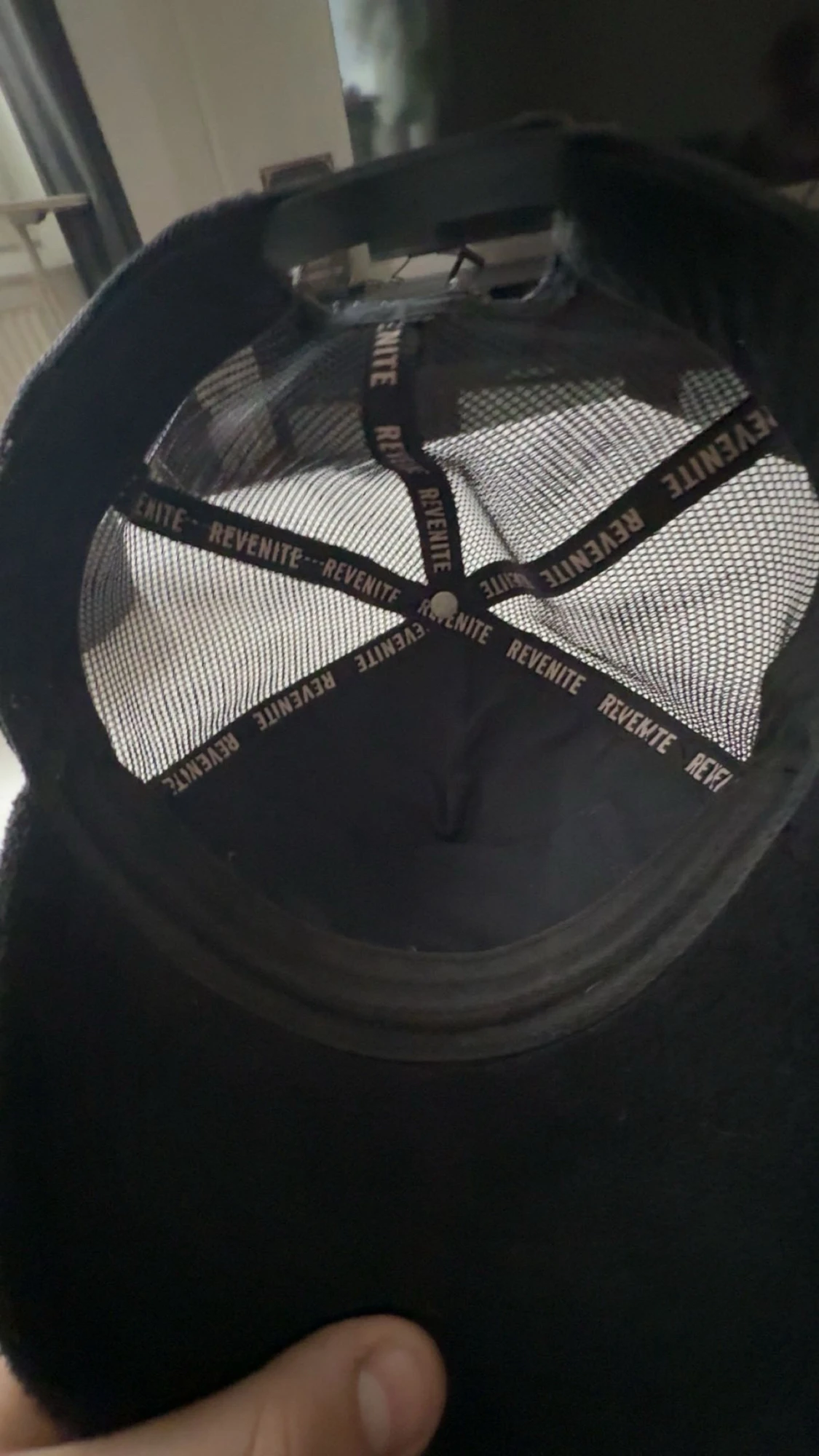 Svart truckerkeps från Revenite - 2