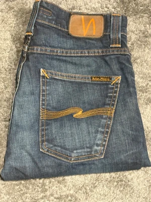 Blåa Nudie Jeans - Blåa Nudie Jeans||Skick 9/10||Storlek 29/32||Modell Slim Jim||Skriv vid minsta intresse||