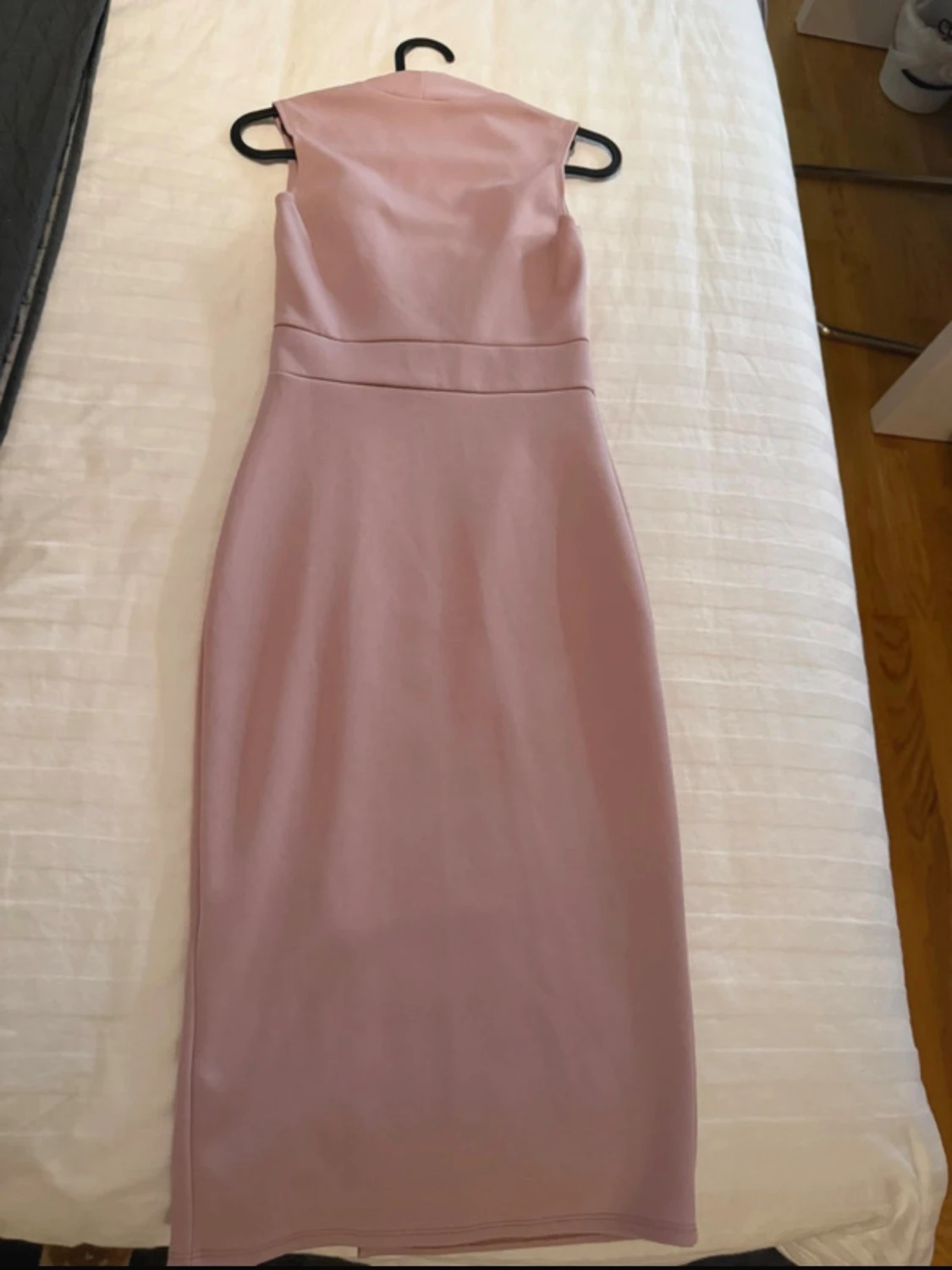 Ljusrosa långklänning med slits - 2