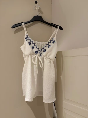 Blus - Blus från SHEIN i fint skick, aldrig använd💞