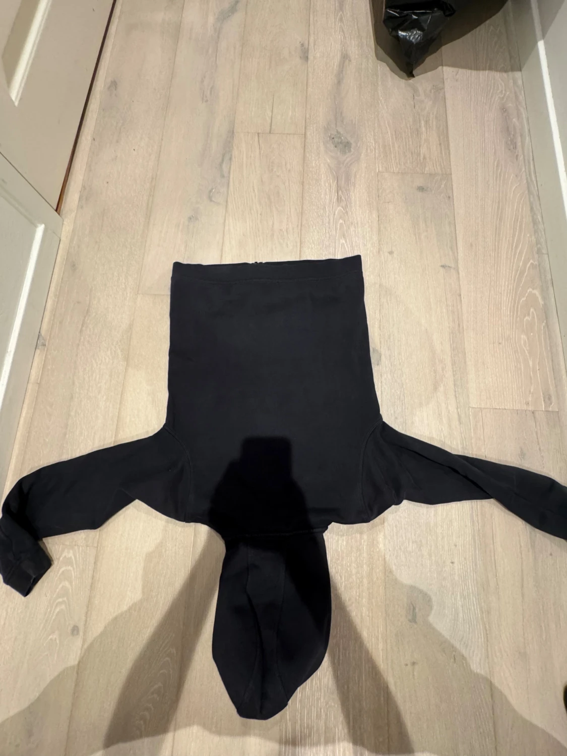 Svart hoodie från Sail Racing med dragkedja - 1