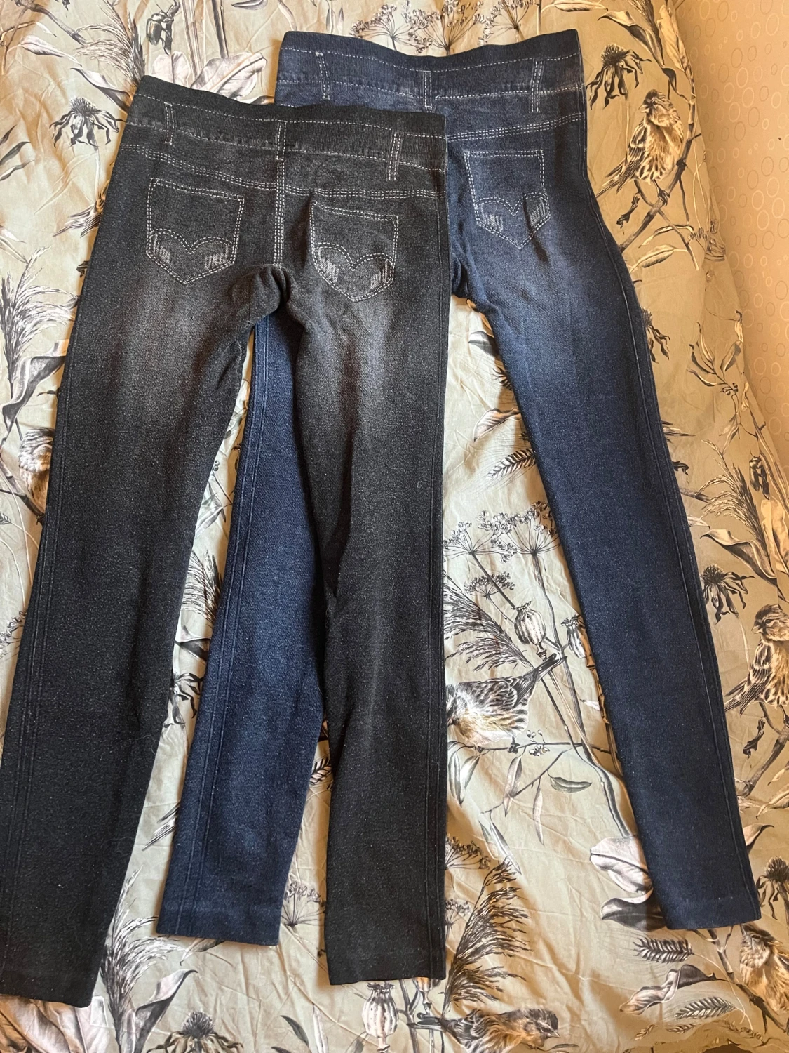 Två par skinny jeansleggings S/M - 1