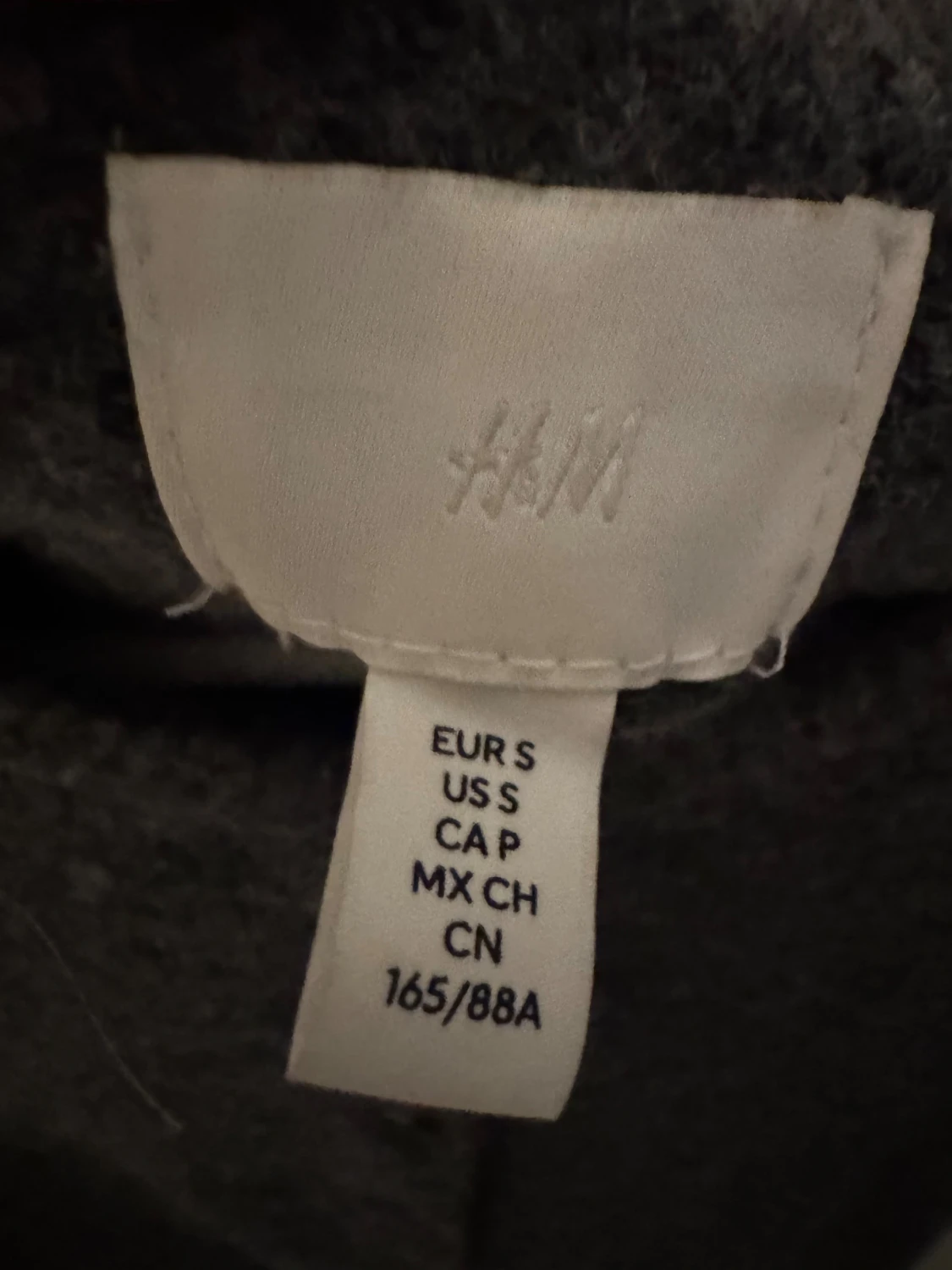 Mörkgrå stickad kofta från H&M - 2