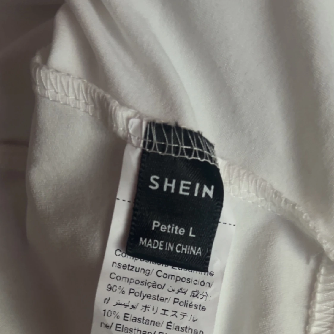 Vit kort knytblus - 1