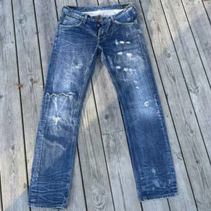 Lee Jeans Daren  - Feta Vintage Lee jeans med slitningar👊 I modellen ”Daren”, storlek W31 L32✅ Skriv för mått, andra frågor
