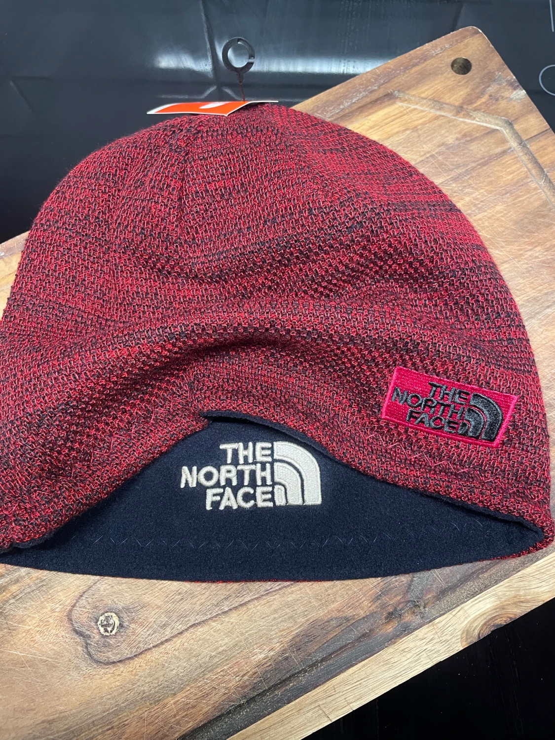 Röd stickad mössa från The North Face - 1