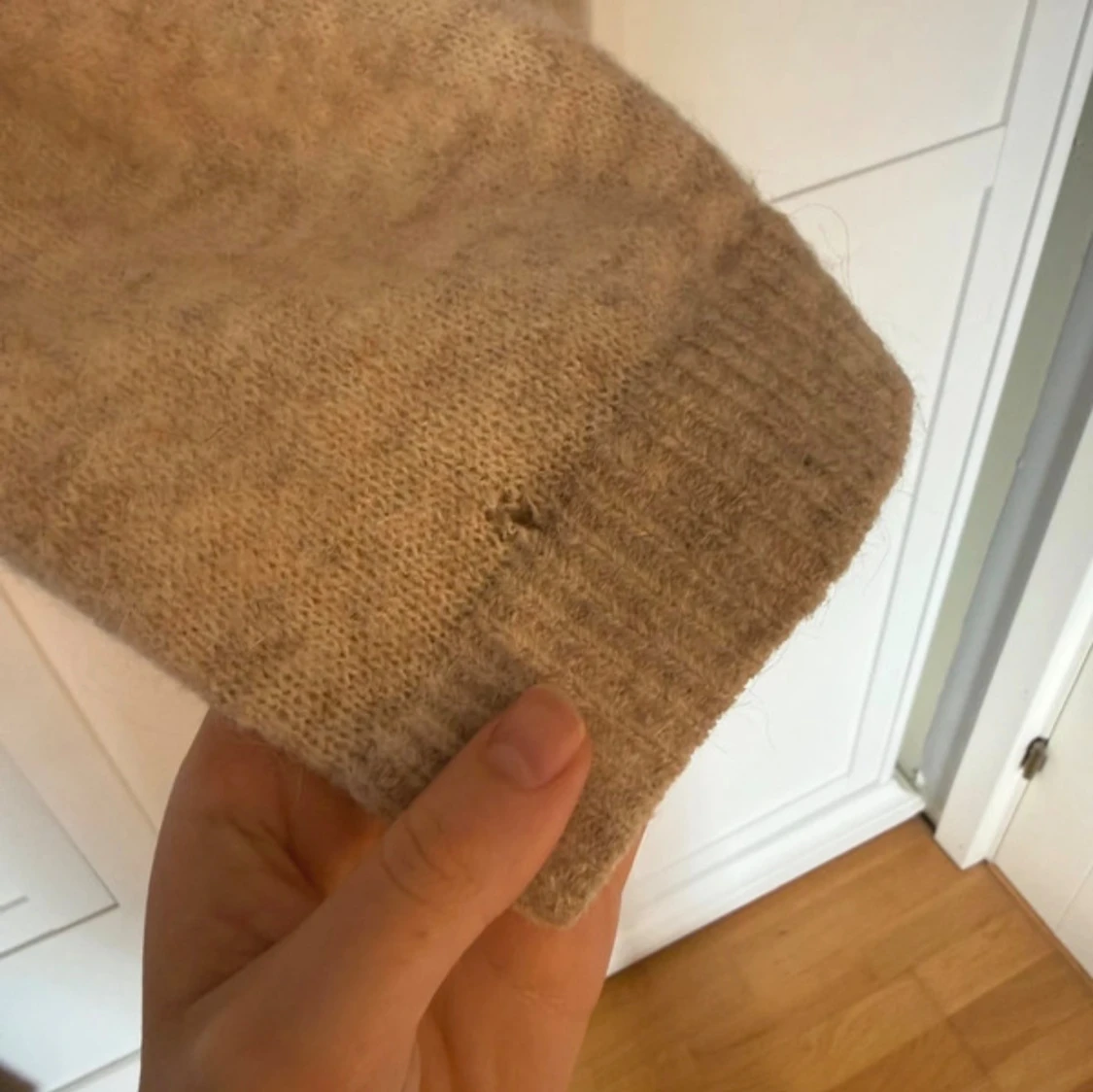 Beige stickad tröja - 2