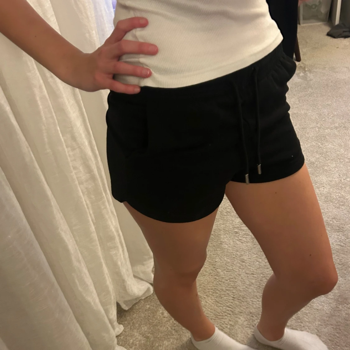 Svarta shorts med snörning - 1