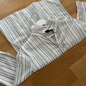 Skjorta  - Randig vintage skjorta 🦢